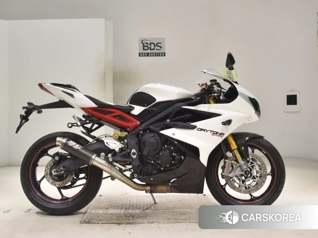 Проданный Triumph DAYTONA 675R 2014 из Японии, фото 2