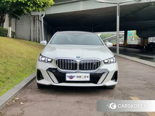 BMW i5 2025 Белый из Китая, фото 3