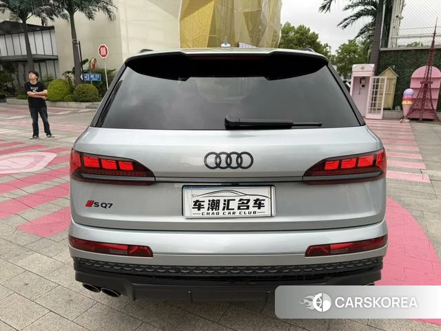 Audi SQ7 2024 Серебристо-серый из Китая, фото 3