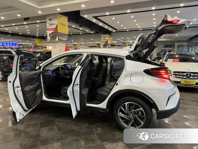 Toyota C-HR id 4209211 из Китая 23
