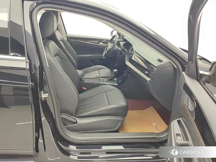 Volkswagen Passat id 4576608 из Китая 9