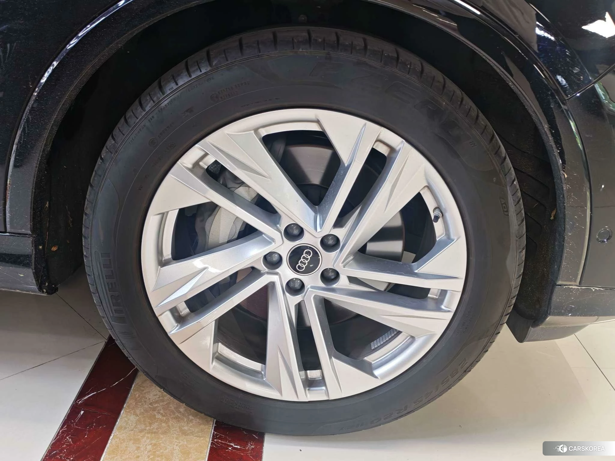 Audi Q7 2022 Черный из Китая, фото 3