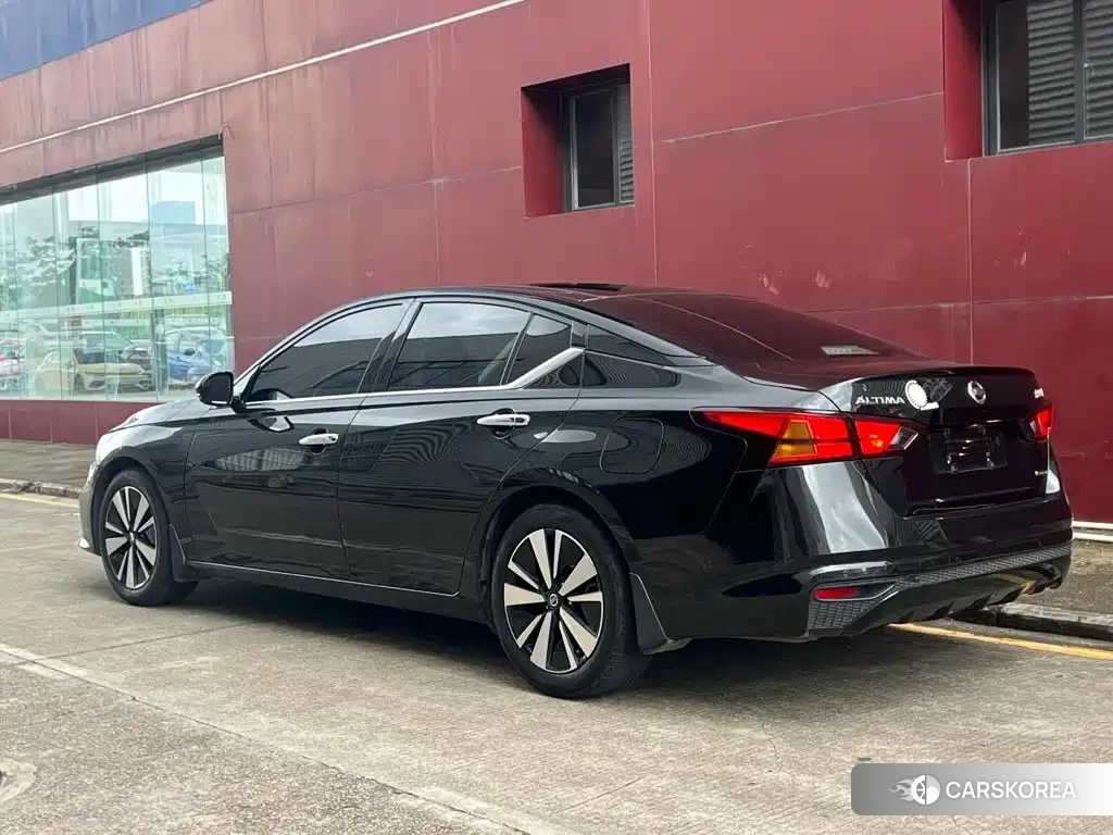 Nissan Altima 2022 Черный из Китая, фото 3
