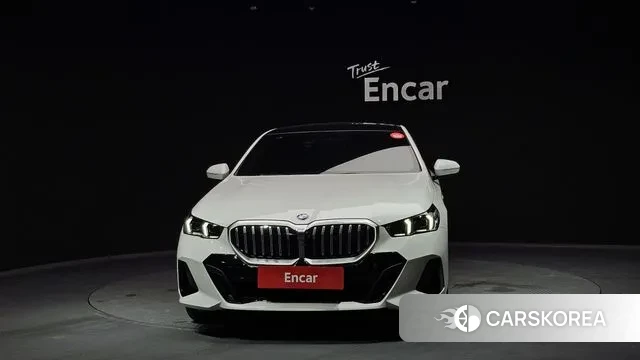 BMW 5 Series (G60) id 3644310 из Кореи 13