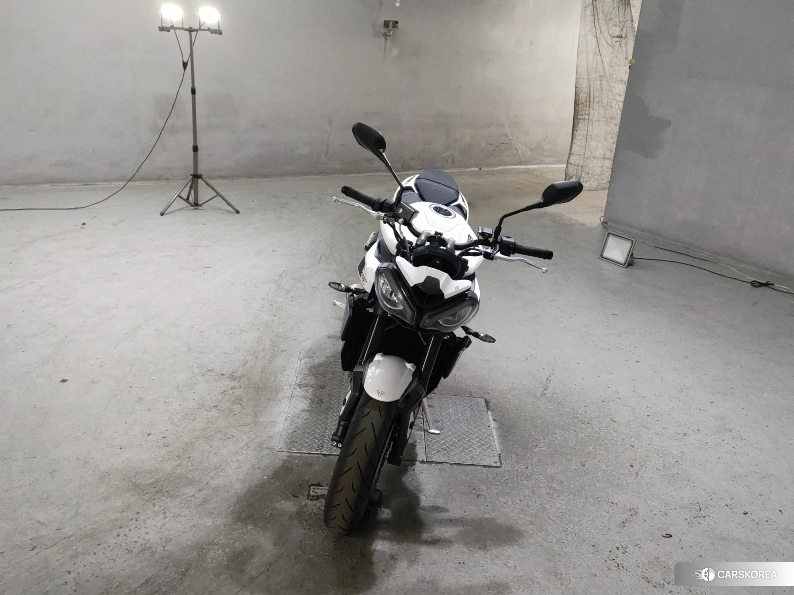 Triumph STREET TRIPLE R 2025 из Японии, фото 4