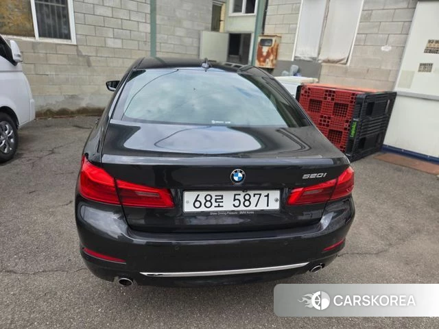 BMW 5 Series (G30) 2018 Серый из Кореи, фото 3