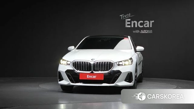 BMW 5 Series (G60) id 3909602 из Кореи 13