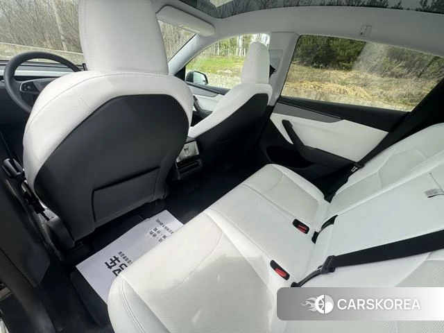 Tesla Model Y 2025 Черный из Китая, фото 3