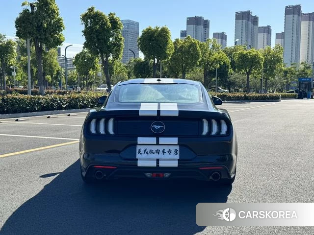 Ford Mustang 2021 Черный из Китая, фото 3