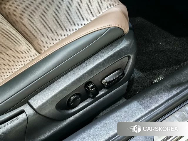 Lexus ES 2024 Серебристо-серый из Китая, фото 4