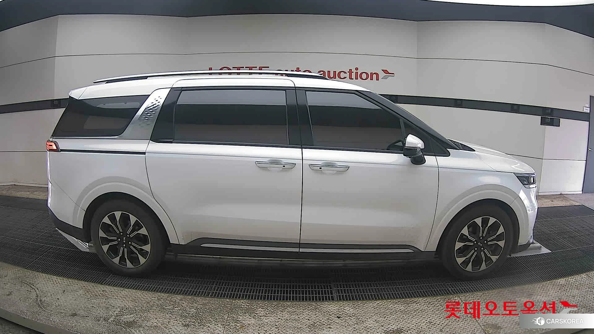 Kia Carnival id 3888395 из Кореи 23