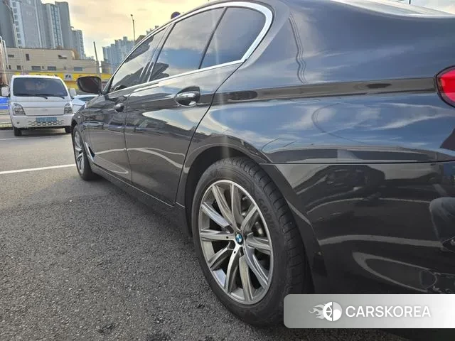 BMW 5 Series (G30) id 3499942 из Кореи 13