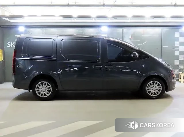 Hyundai Staria 2021 Серый из Кореи, фото 3