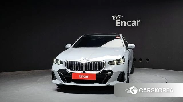 BMW 5 Series (G60) id 3831397 из Кореи 13