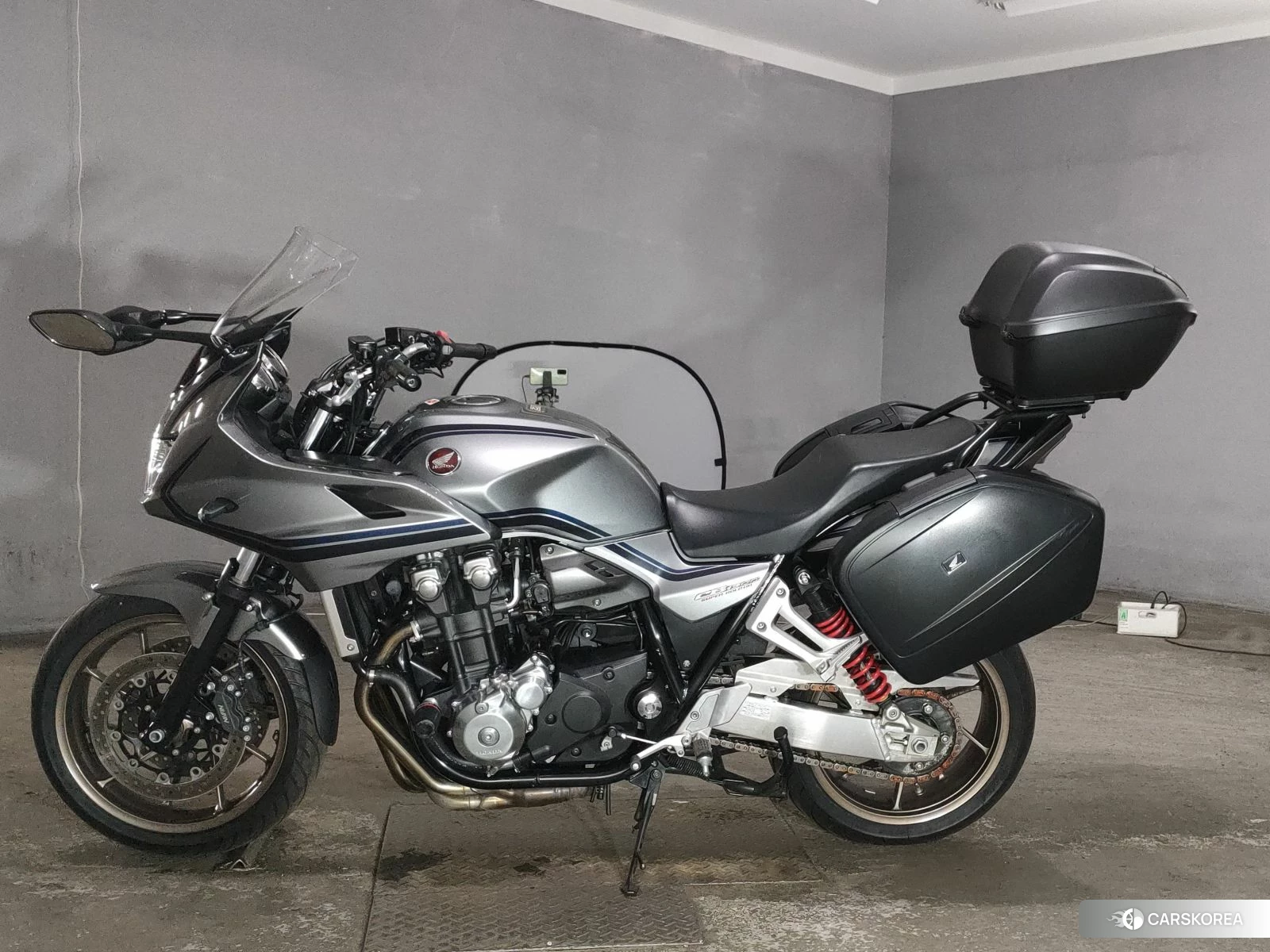 Проданный Honda CB1300SF BOLDOR id 3950041 из Японии