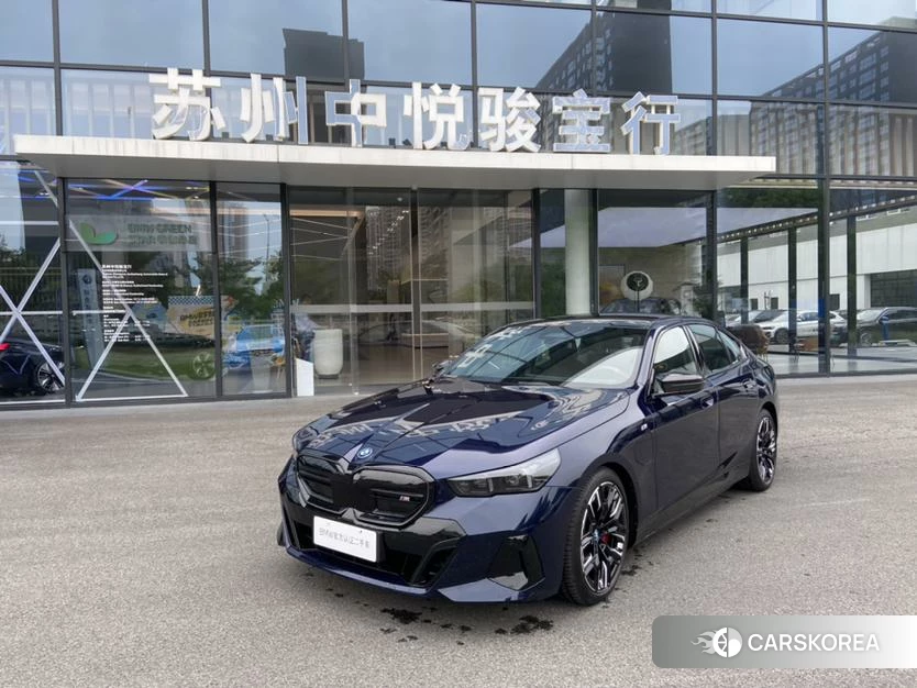 BMW i5 (import) 2024 Синий из Китая, фото 3