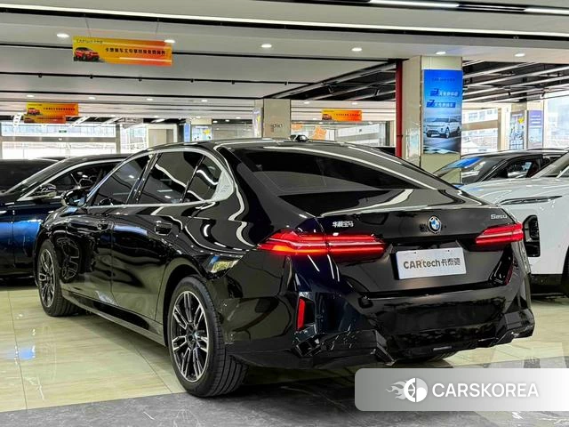 BMW 5 series 2025 Черный из Китая, фото 6