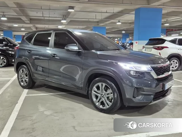 Kia Seltos 2021 Серый из Кореи, фото 3