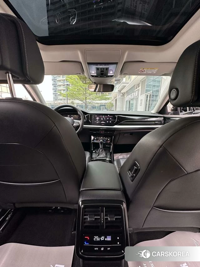 Volkswagen Passat id 4264164 из Китая 18