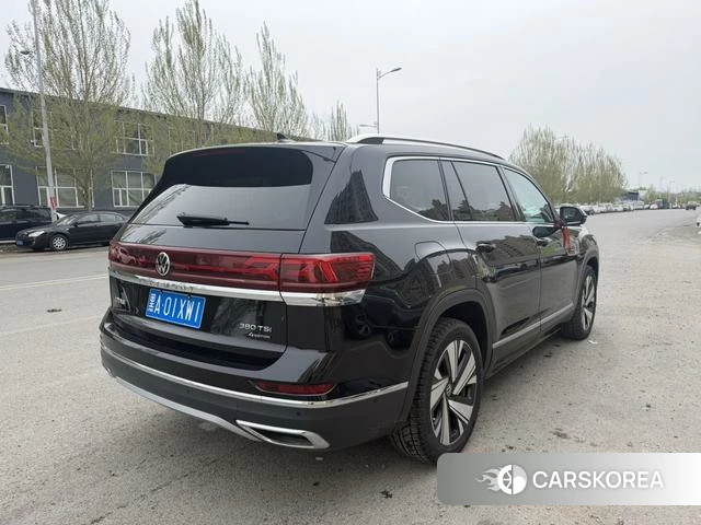 Volkswagen Tourang 2023 Черный из Китая, фото 3