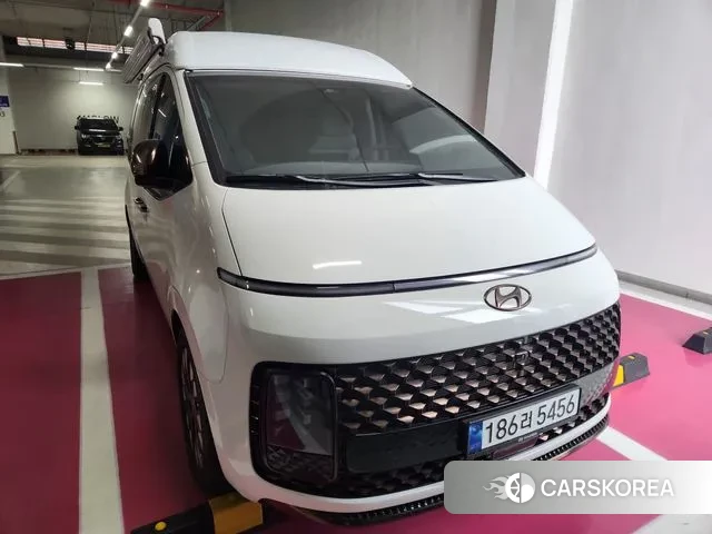 Hyundai Staria 2023 Белый из Кореи, фото 5
