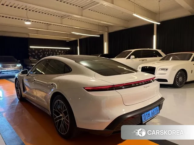 Porsche Taycan id 3571044 из Кореи 11