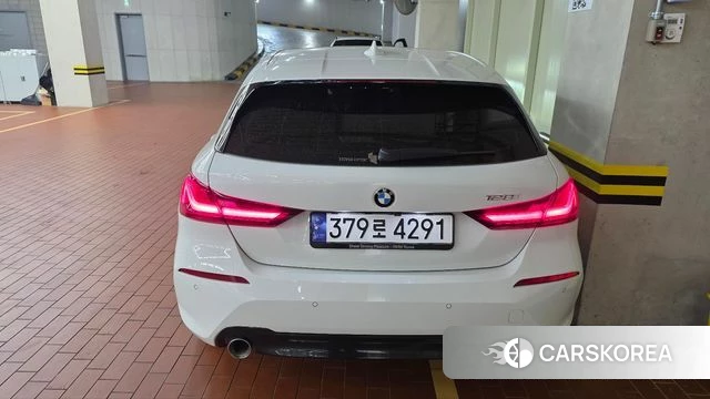 BMW 1 Series (F40) 2023 Белый из Кореи, фото 3