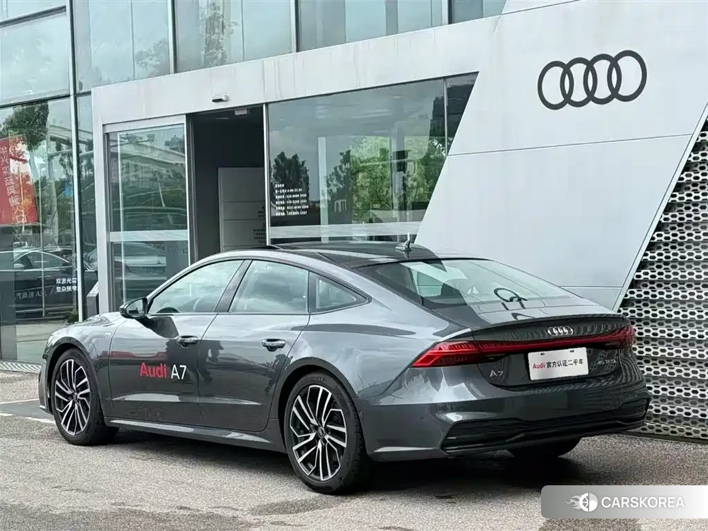Audi A7 2025 Silver/gray из Китая, фото 3