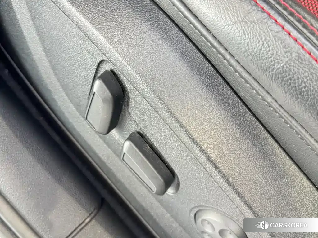 Audi Q2L id 4674416 из Китая 11