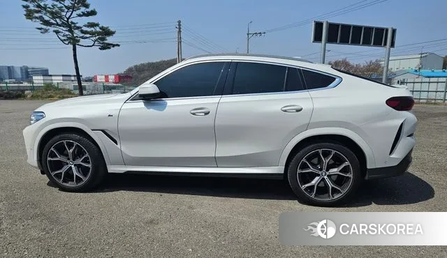 BMW X6 (G06) 2022 Жемчужный цвет из Кореи, фото 3