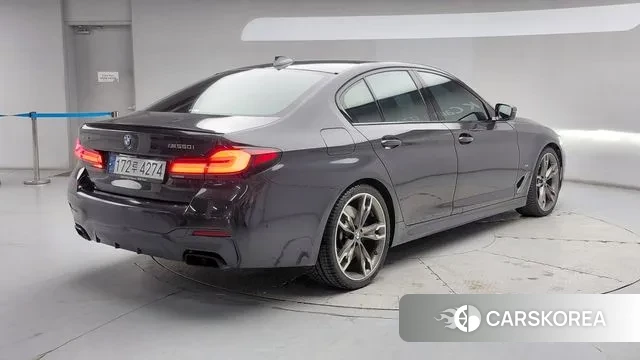 BMW 5 Series (G30) id 3448714 из Кореи 13