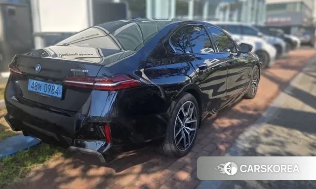 BMW i5 (G60) 2023 Черный из Кореи, фото 3