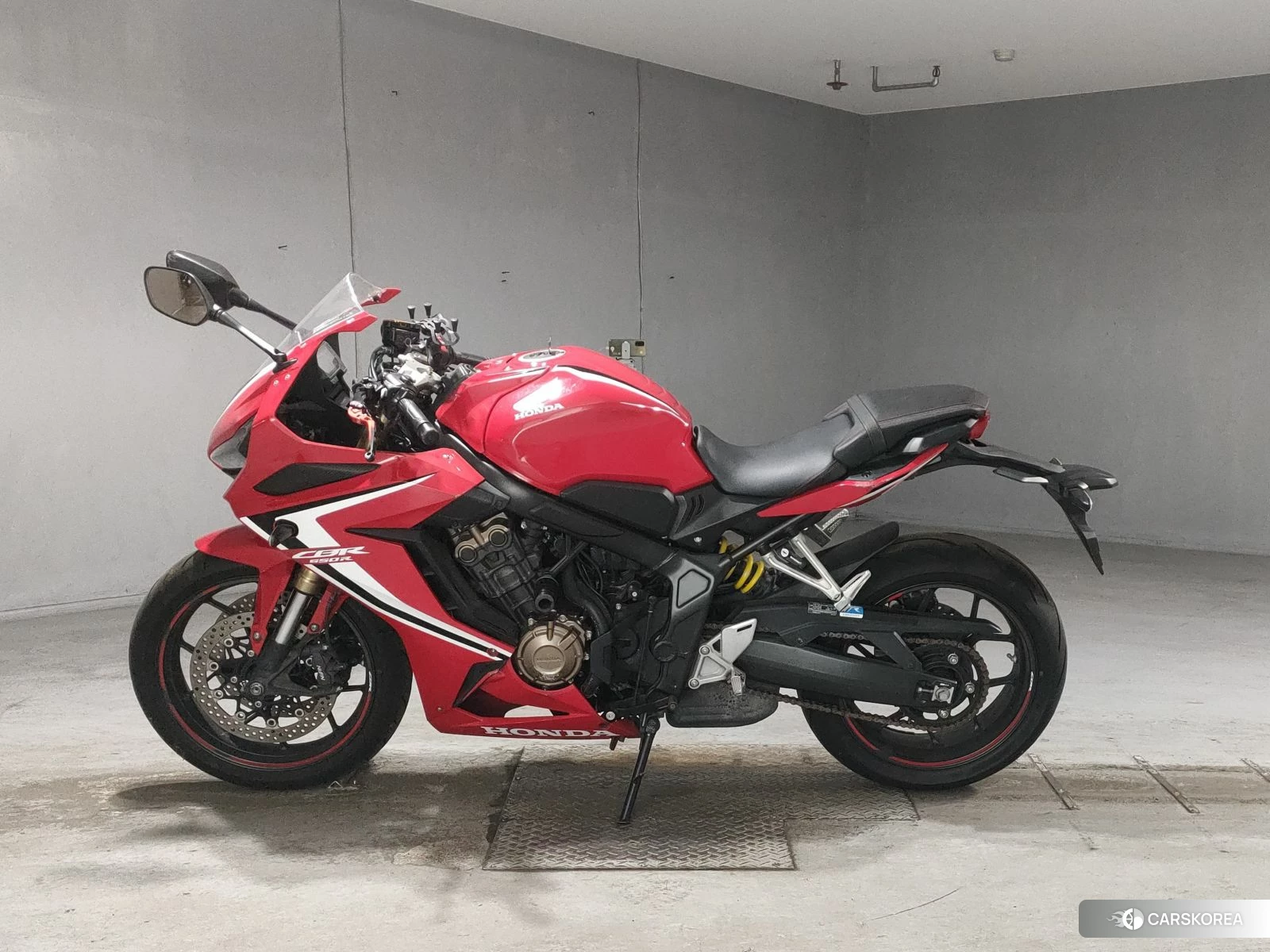 Проданный Honda CBR650R id 4200205 из Японии, фото 3