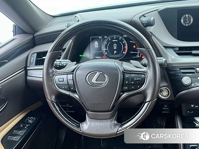 Lexus ES id 4274714 из Китая 21