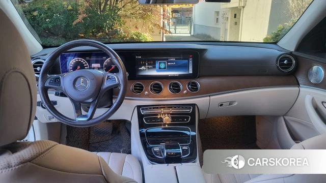 Mercedes-Benz E-Class W213 2018 Жемчужный цвет из Кореи, фото 3