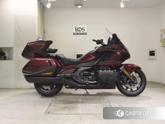 Проданный Honda GL1800 TOUR DCT 2025 из Японии, фото 3