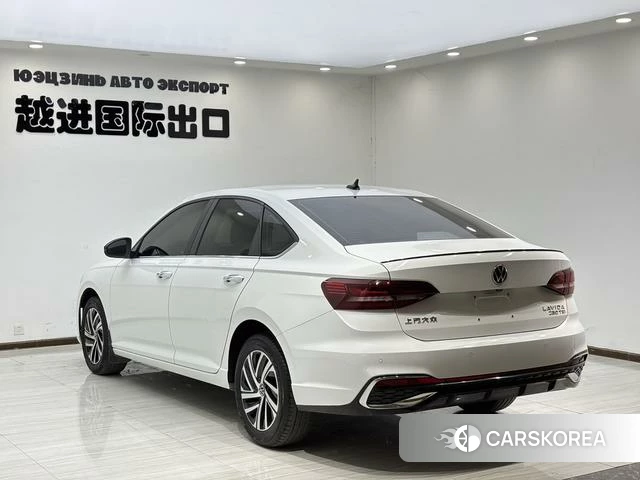 Volkswagen Lavida 2023 Белый из Китая, фото 5