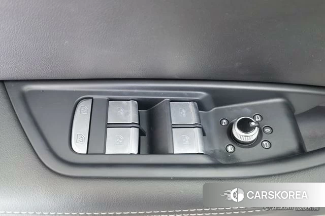 Audi A4L id 3993383 из Китая 17