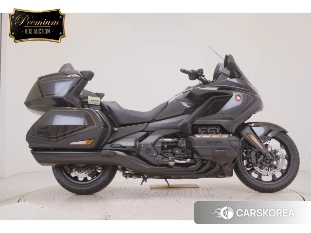 Проданный Honda GL1800 TOUR DCT 2026 из Японии