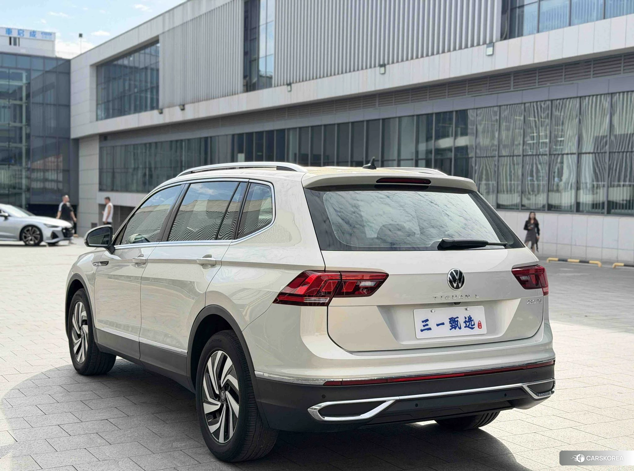 Volkswagen Tiguan L id 4461847 из Китая 12