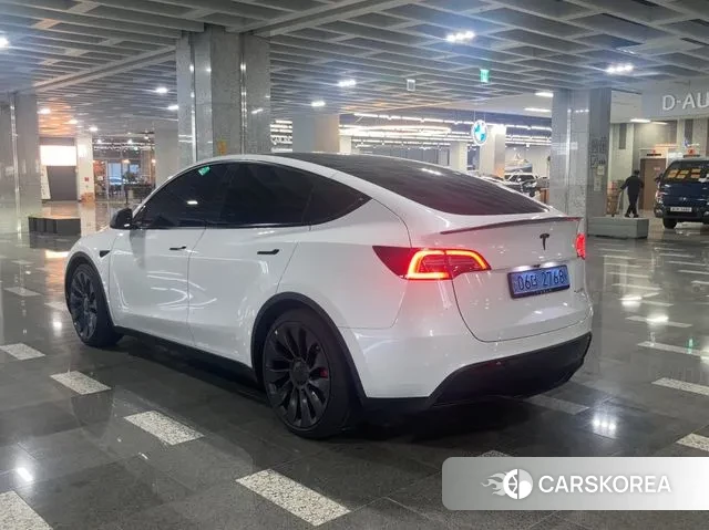 Tesla Model Y 2024 Белый из Кореи, фото 4