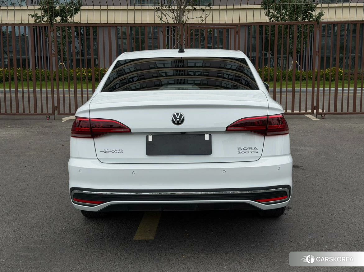 Volkswagen Bora id 4498954 из Китая 14