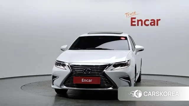 Lexus New ES300h id 3666996 из Кореи 13