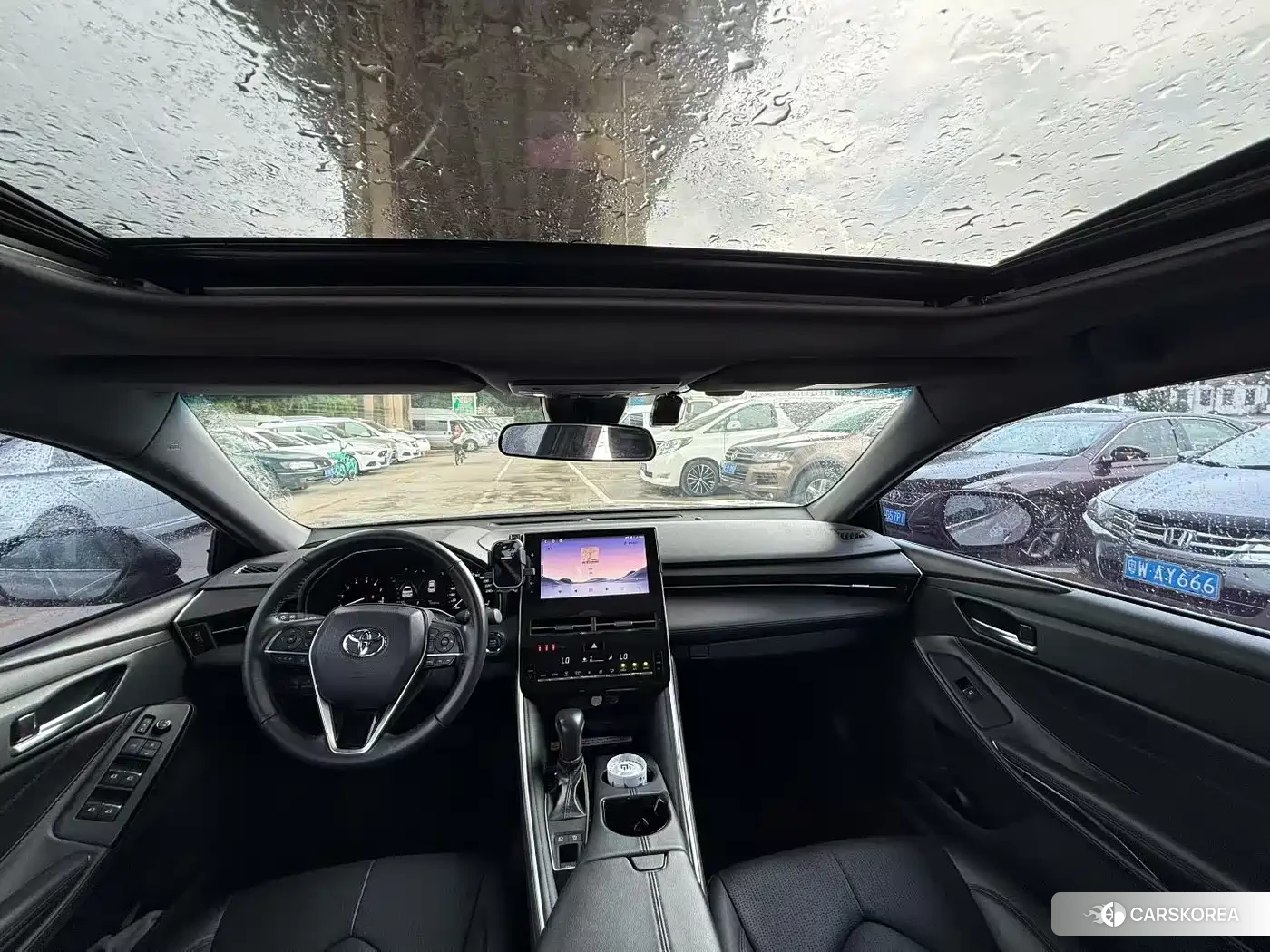 Toyota Avalon 2024 Champagne/brown из Китая, фото 3