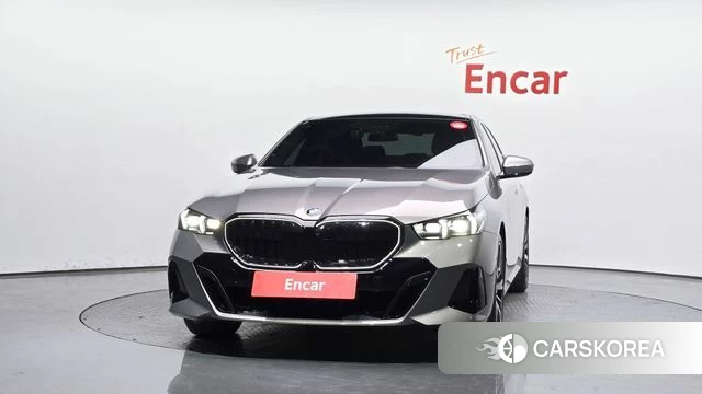 BMW 5 Series (G60) id 3952552 из Кореи 13