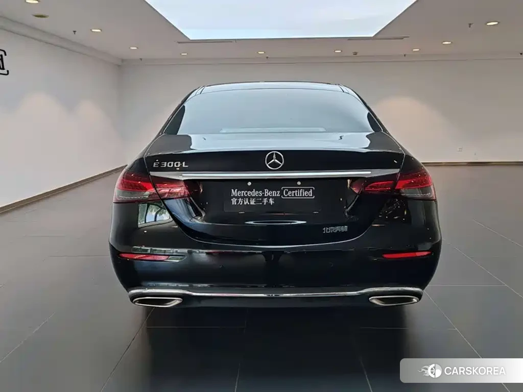 Mercedes-Benz E-Class 2023 Черный из Китая, фото 3