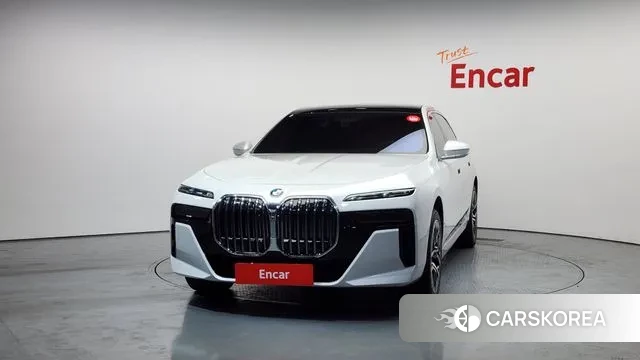 BMW 7 Series (G70) id 3679567 из Кореи 13