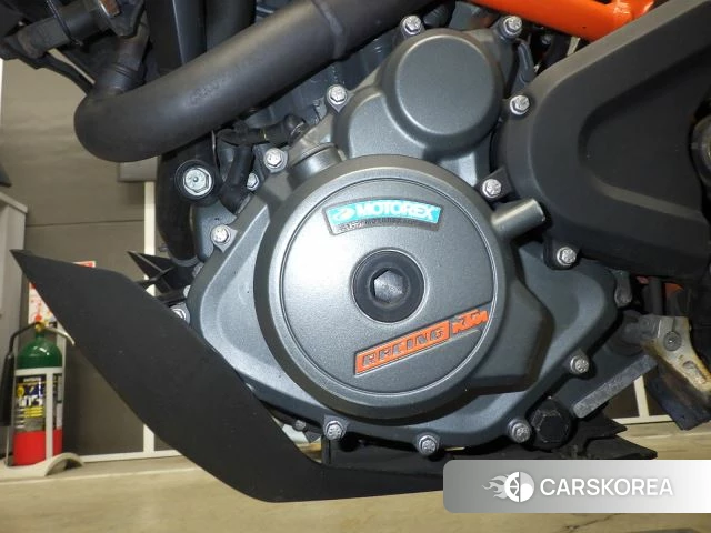 Engine photo