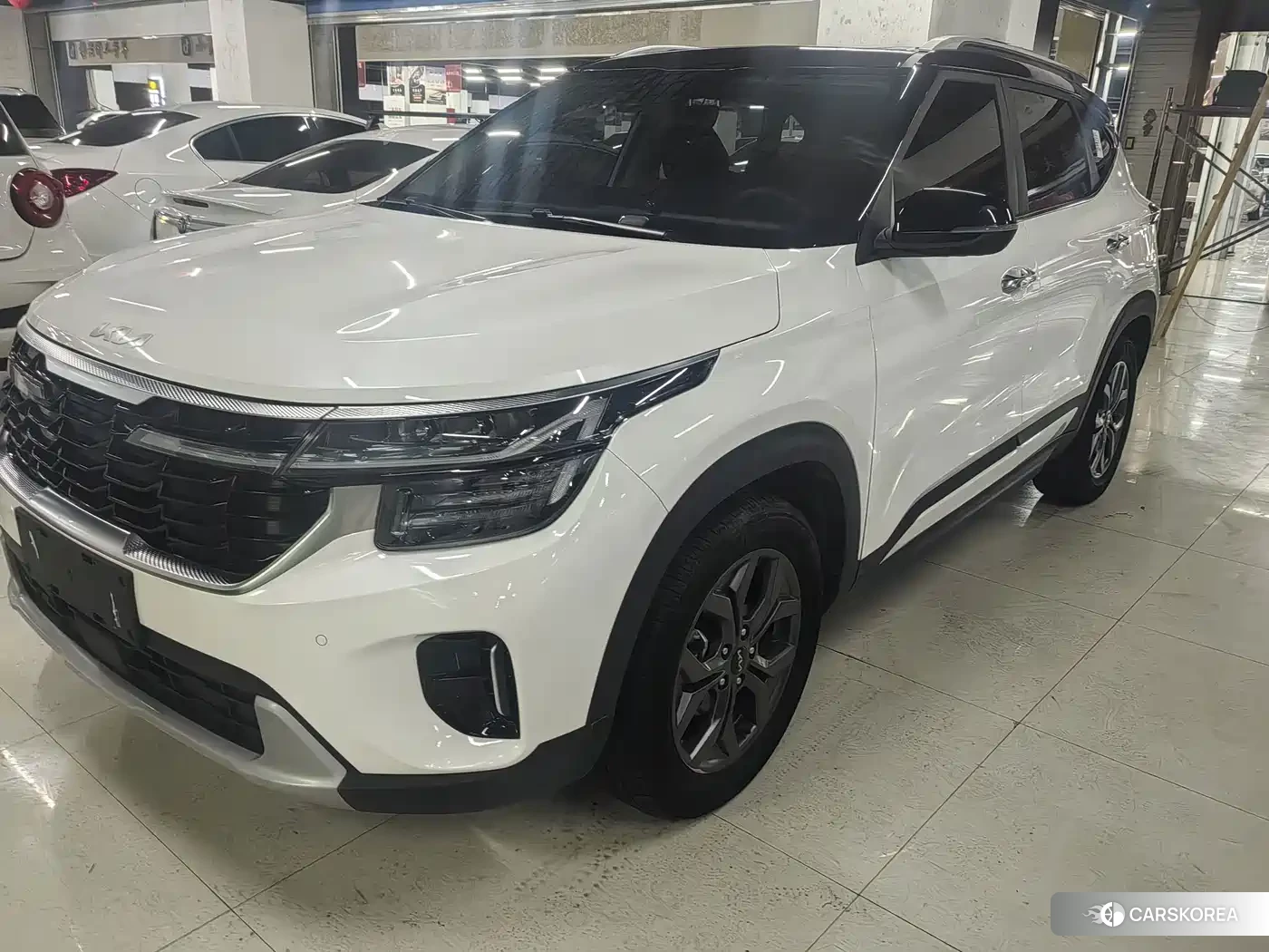 Kia Seltos 2022 Белый из Китая, фото 3