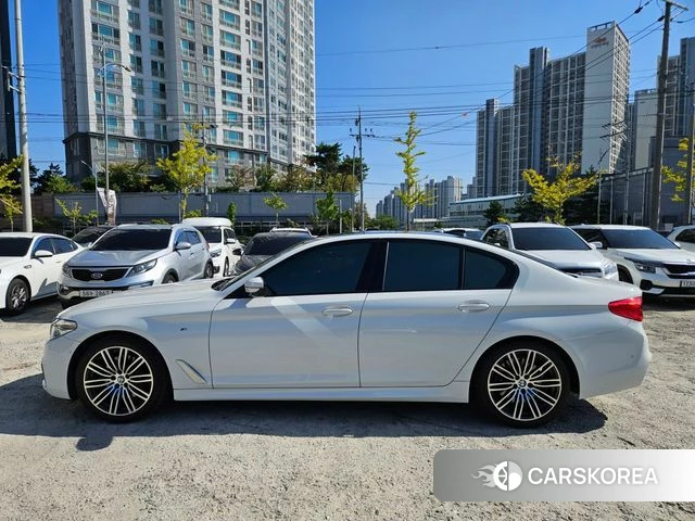 BMW 5 Series (G30) id 3801367 из Кореи 13